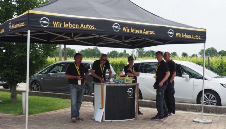 Opel Crossland X, test drive e allestimenti del crossover tedesco - Foto 19 di 38