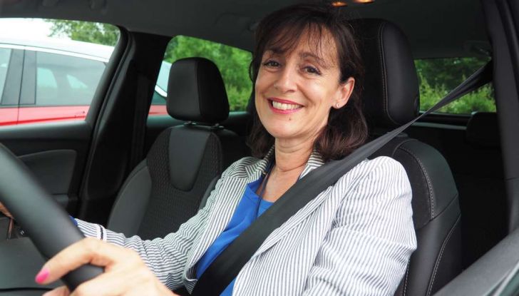 Opel Crossland X, test drive e allestimenti del crossover tedesco - Foto 30 di 38