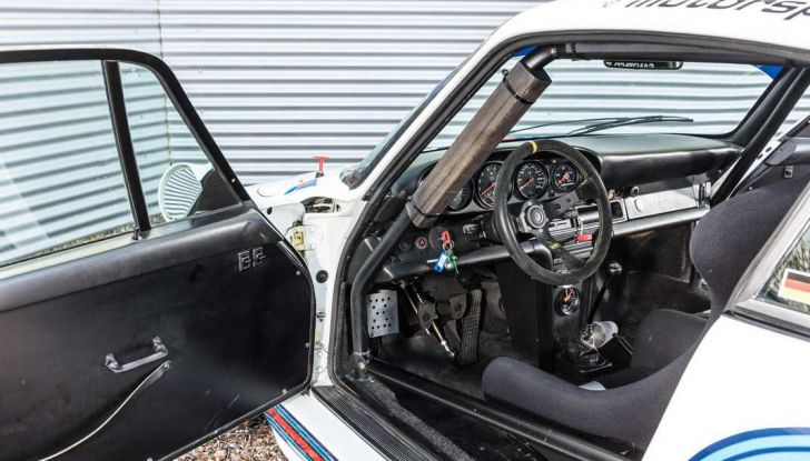 Porsche 935, all’asta un esemplare completo di… Volkswagen T2! - Foto 32 di 35