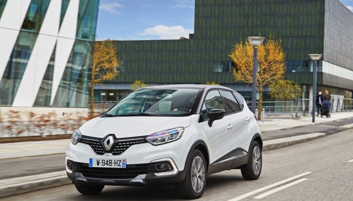 Renault Captur 2017: allestimenti più ricchi per il Crossover francese - Foto 9 di 9