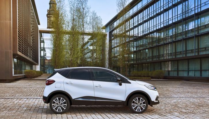 Renault Captur 2017: allestimenti più ricchi per il Crossover francese - Foto 4 di 9