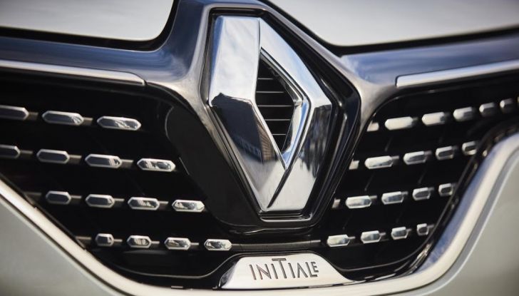 Renault Captur 2017: allestimenti più ricchi per il Crossover francese - Foto 6 di 9