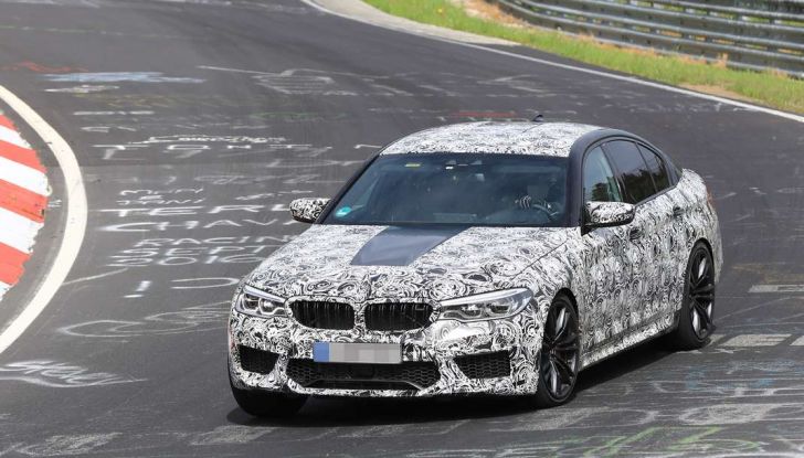 BMW M5, la berlina sportiva in azione al Nürburgring - Foto 3 di 13