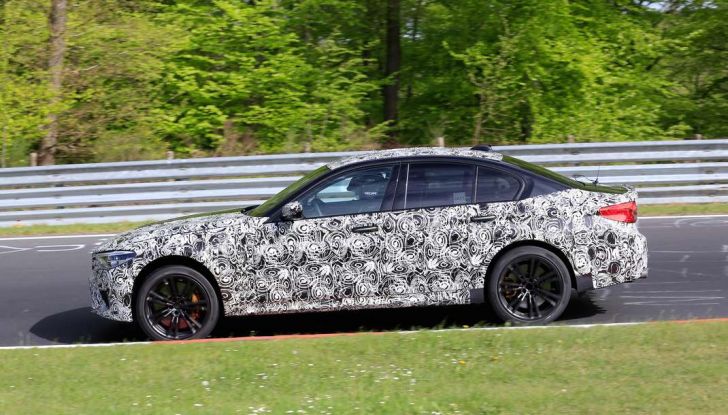 BMW M5, la berlina sportiva in azione al Nürburgring - Foto 11 di 13