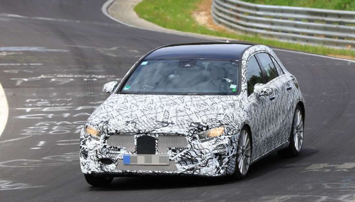 Nuova Mercedes Classe A, immagini spia dei test dinamici - Foto 5 di 9