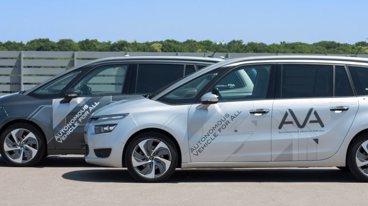 Peugeot e Citroen con la guida autonoma per 200 persone - Foto 19 di 31