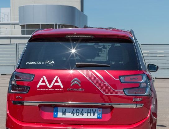 Peugeot e Citroen con la guida autonoma per 200 persone - Foto 20 di 31