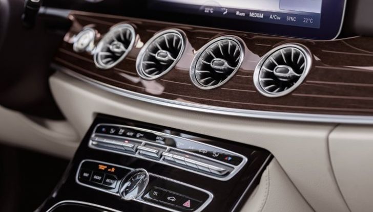Mercedes Classe E Coupé 2017, la nostra prova tra due epoche - Foto 11 di 18