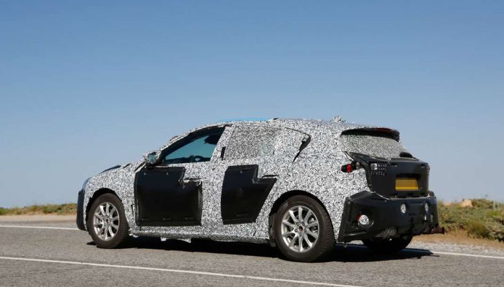 Ford Focus 2018, foto spia della quarta generazione - Foto 11 di 23