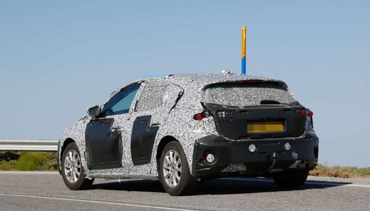Ford Focus 2018, foto spia della quarta generazione - Foto 13 di 23