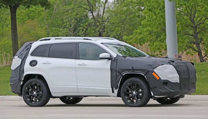 Jeep Cherokee restyling 2018: informazioni e gamma motori - Foto 3 di 21