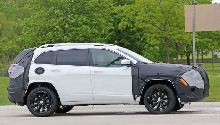 Jeep Cherokee restyling 2018: informazioni e gamma motori - Foto 4 di 21