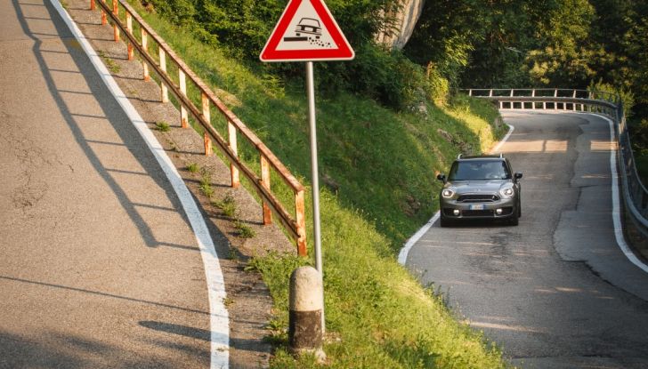 Prova su strada Mini Cooper S E Countryman All4, a voi l’ibrida Plug-In - Foto 33 di 35