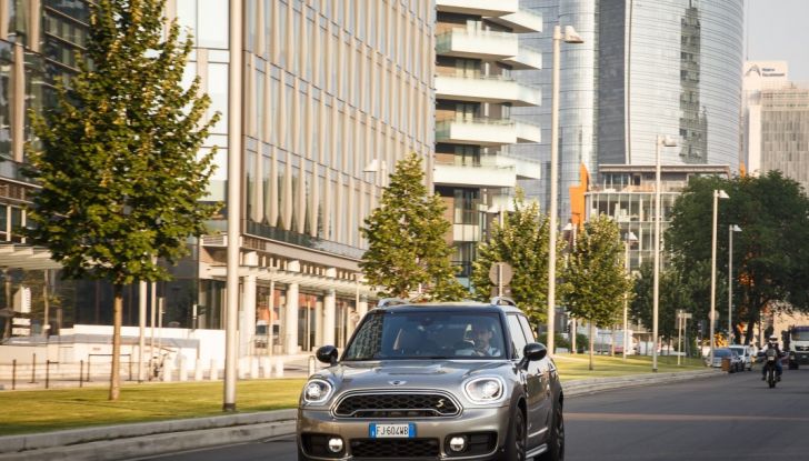Prova su strada Mini Cooper S E Countryman All4, a voi l’ibrida Plug-In - Foto 5 di 35