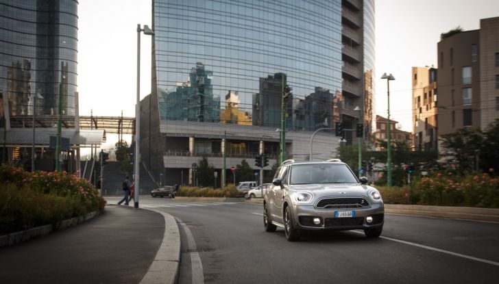 Prova su strada Mini Cooper S E Countryman All4, a voi l’ibrida Plug-In - Foto 6 di 35