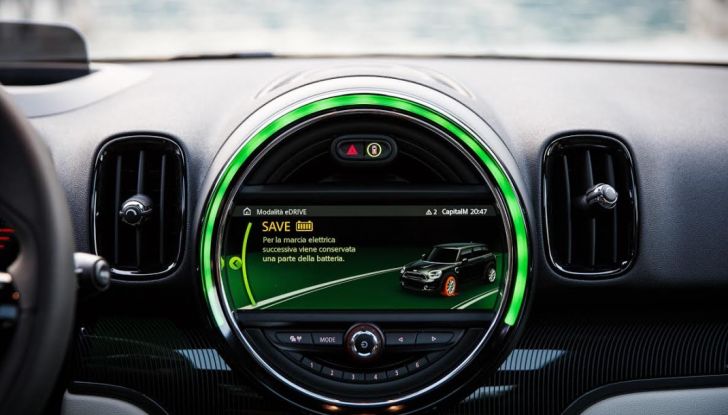 Prova su strada Mini Cooper S E Countryman All4, a voi l’ibrida Plug-In - Foto 24 di 35