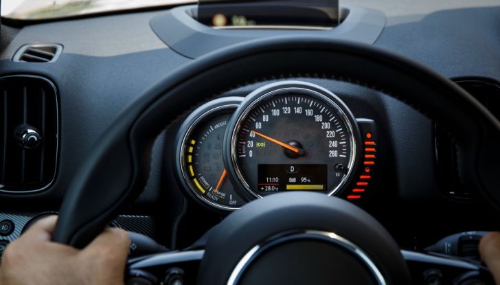 Prova su strada Mini Cooper S E Countryman All4, a voi l’ibrida Plug-In - Foto 18 di 35