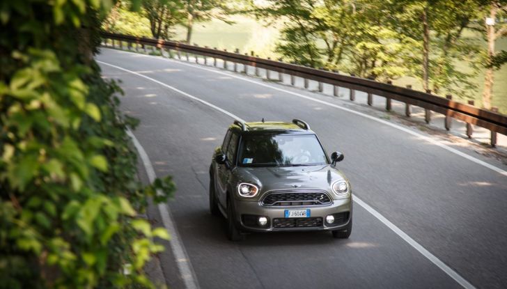 Prova su strada Mini Cooper S E Countryman All4, a voi l’ibrida Plug-In - Foto 29 di 35