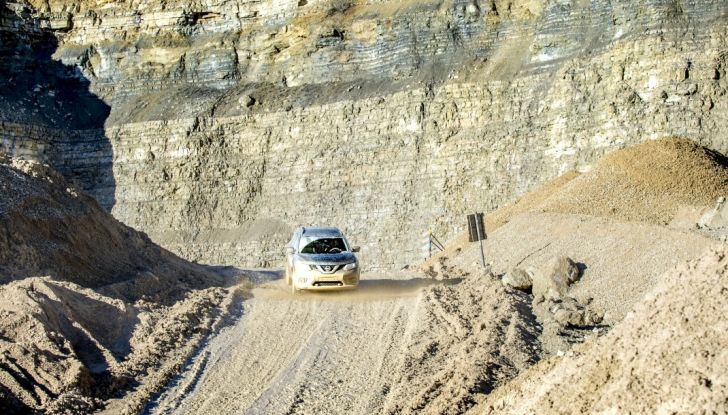 Nissan X-Trail X-Scape con drone Parrot - Foto 2 di 3