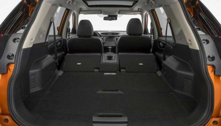 Nissan X-Trail restyling: versioni a 5 e 7 posti anche 4×4 - Foto 6 di 9