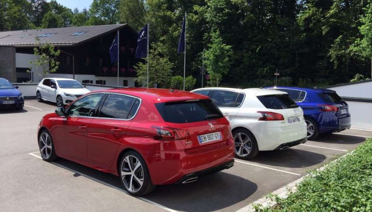 Nuova Peugeot 308: test su strada, sistemi di sicurezza​, guida assistita ​e motorizzazioni​ ecologiche - Foto 3 di 20