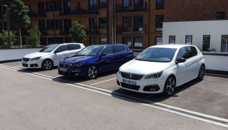 Nuova Peugeot 308: test su strada, sistemi di sicurezza​, guida assistita ​e motorizzazioni​ ecologiche - Foto 2 di 20