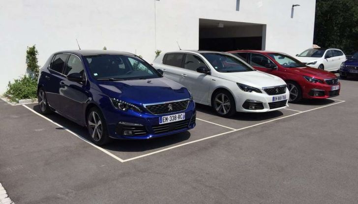 Nuova Peugeot 308: test su strada, sistemi di sicurezza​, guida assistita ​e motorizzazioni​ ecologiche - Foto 7 di 20