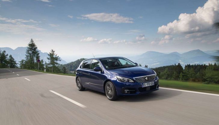 Nuova Peugeot 308: test su strada, sistemi di sicurezza​, guida assistita ​e motorizzazioni​ ecologiche - Foto 9 di 20