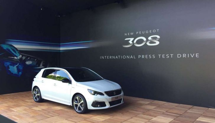 Nuova Peugeot 308: test su strada, sistemi di sicurezza​, guida assistita ​e motorizzazioni​ ecologiche - Foto 20 di 20