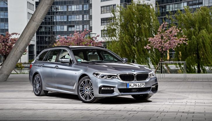 Nuova BMW Serie 5 Touring: Business Class su quattro ruote - Foto 10 di 31