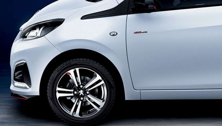 Peugeot 108 GT Line, allestimento sportivo per la citycar francese - Foto 3 di 10
