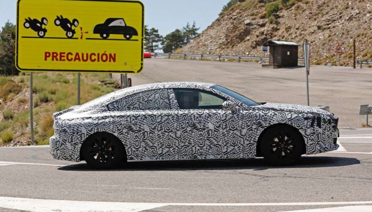 Peugeot 508 2018 immagini e dettagli - Foto 8 di 11