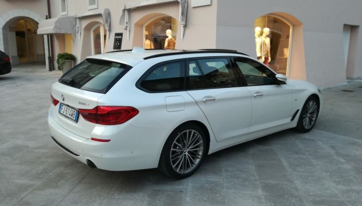 Nuova BMW Serie 5 Touring: Business Class su quattro ruote - Foto 27 di 31