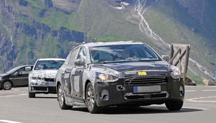 Ford Focus 2018, foto spia della quarta generazione - Foto 18 di 23