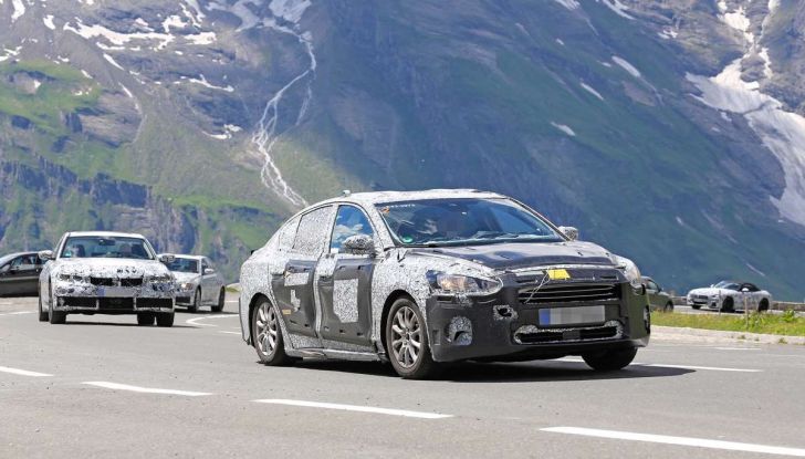 Ford Focus 2018, foto spia della quarta generazione - Foto 16 di 23