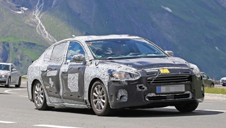 Ford Focus 2018, foto spia della quarta generazione - Foto 1 di 23