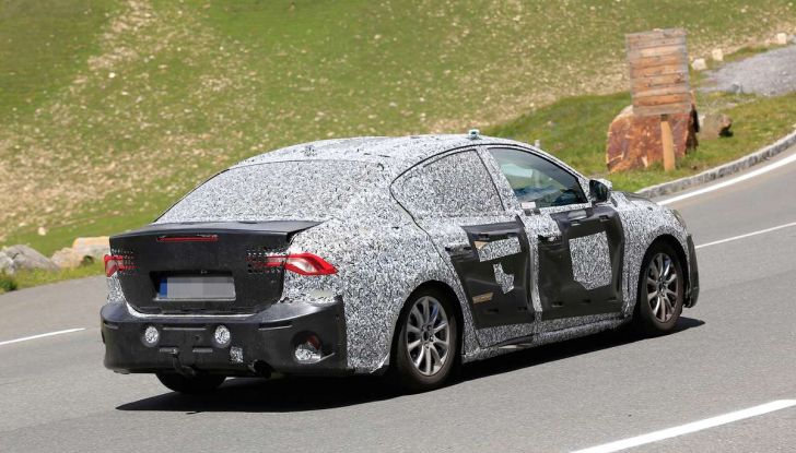 Ford Focus 2018, foto spia della quarta generazione - Foto 21 di 23