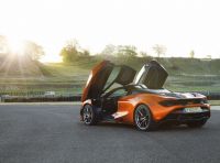 McLaren 720S: al Festival di Goodwood costruita con 720.000 LEGO