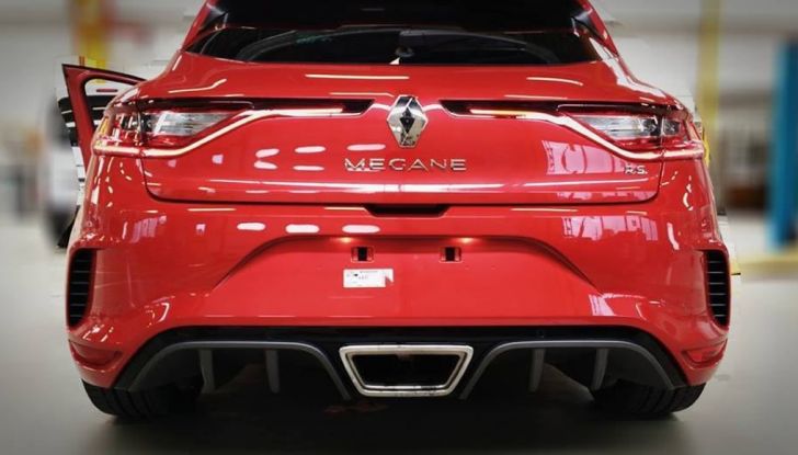 Renault Megane RS Trophy-R, nuovo record al Nordschleife - Foto 3 di 24