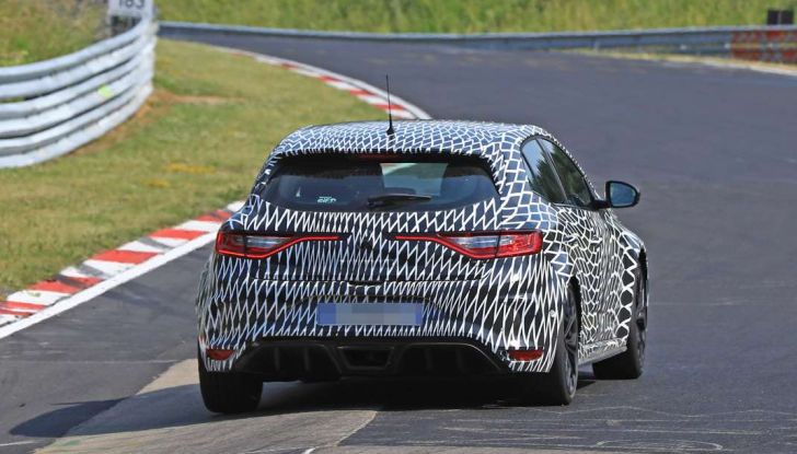 Renault Megane RS Trophy-R, nuovo record al Nordschleife - Foto 23 di 24