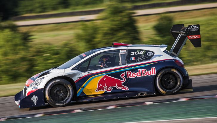 Sebastien Loeb e la Peugeot 208 T16 Pikes Peak star delle Grandes Heures Automobiles - Foto 2 di 3