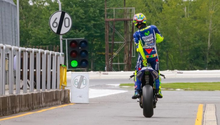 Valentino Rossi, frattura tibia e perone in allenamento: stagione finita - Foto 8 di 14