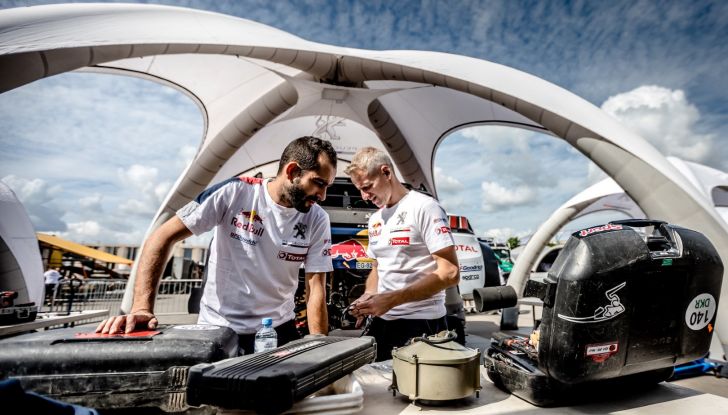 Tappa 12 del Silk Way Rally: voce al team Peugeot - Foto 1 di 2