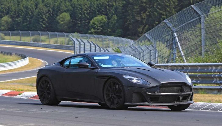 Aston Martin DB11 S, proseguono i test in pista - Foto 11 di 14