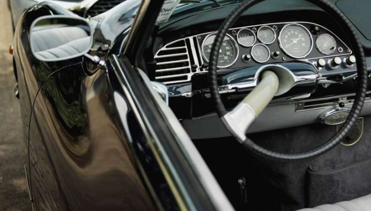 Citroën DS 21 Cabriolet, prova su strada della madre delle DS Cabrio - Foto 6 di 15