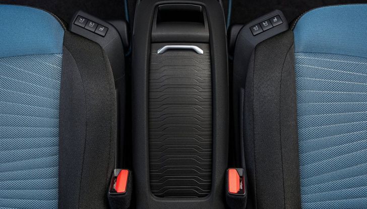 Citroën C4 Picasso supera la barriera di pedaggio autostradale in completa autonomia - Foto 8 di 13