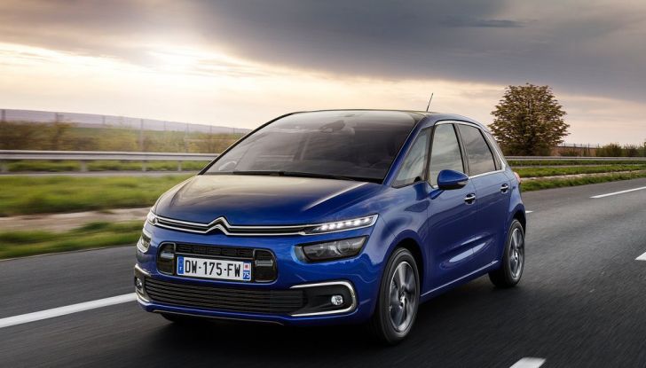Citroën C4 Picasso supera la barriera di pedaggio autostradale in completa autonomia - Foto 10 di 13