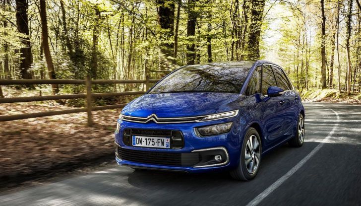 Citroën C4 Picasso supera la barriera di pedaggio autostradale in completa autonomia - Foto 2 di 13