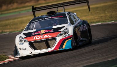 Sebastien Loeb e la Peugeot 208 T16 Pikes Peak star delle Grandes Heures Automobiles