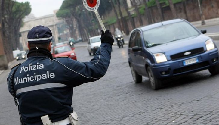 Drogometro, il dispositivo che svela chi guida sotto effetto di droghe - Foto 4 di 10